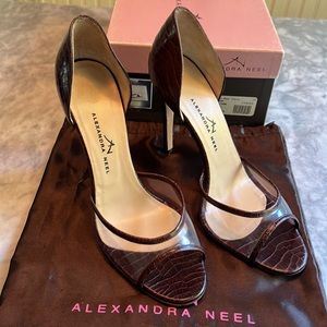 💥ALEXANDRA NEEL Peep Toe Pumps💥